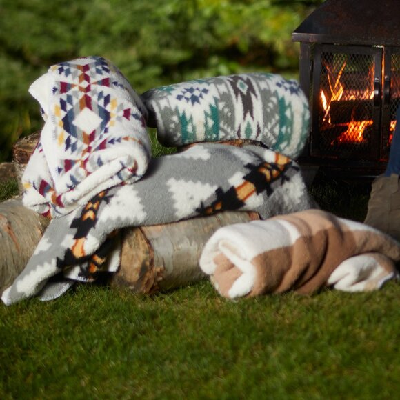 Luxe Home Decor Classic Faux Fur Throw | 1-Piece | Taupe plaid combo | 50"x60" - Picture 9 of 11